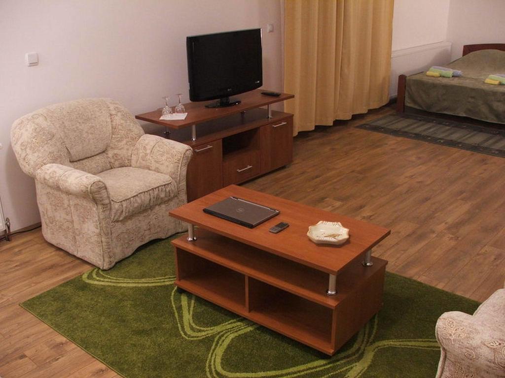 Bazeni Baikal Hotel Topola Buitenkant foto